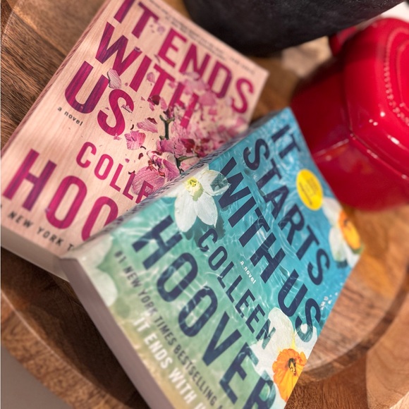 It Ends With Us & It Starts With Us Book Bundle - Colleen Hoover - Picture 2 of 5